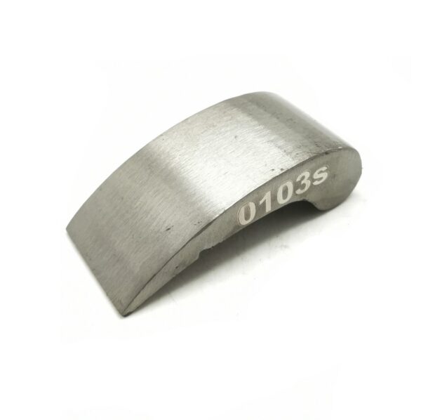 2032 Small Wedge Comma #0103S